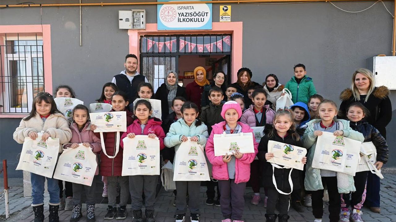 Isparta Belediyesi köy okullarında sıfır atık eğitimi veriyor