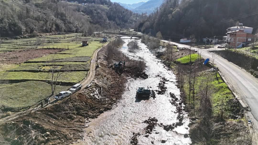 Trabzon Of’un Yeniköy Deresinde ıslah çalışmaları sürüyor – Birlik Haber Ajansı