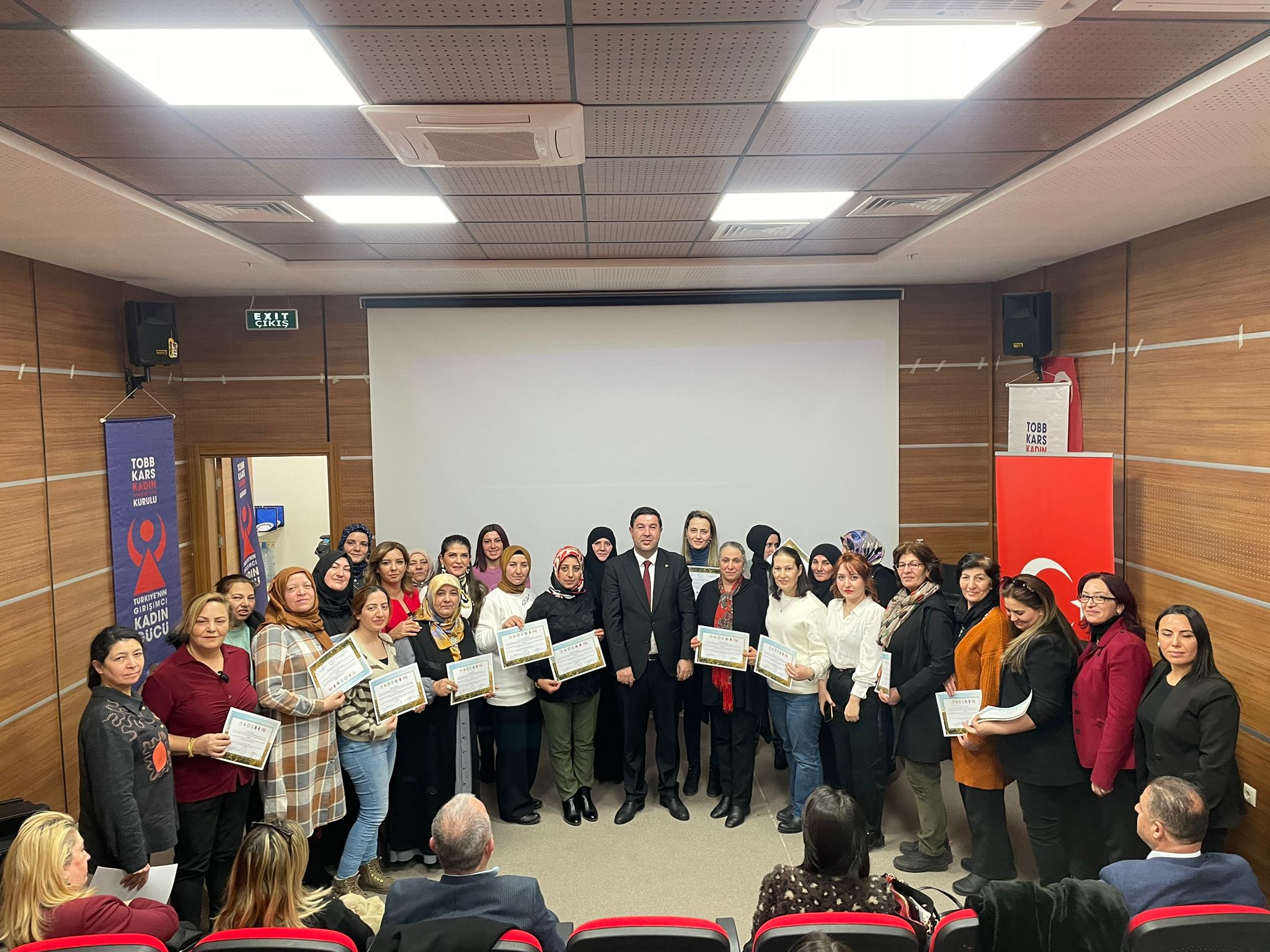 Kars Kadın Çiftçi Eğitim Akademisi başarıyla tamamlandı – Birlik Haber Ajansı