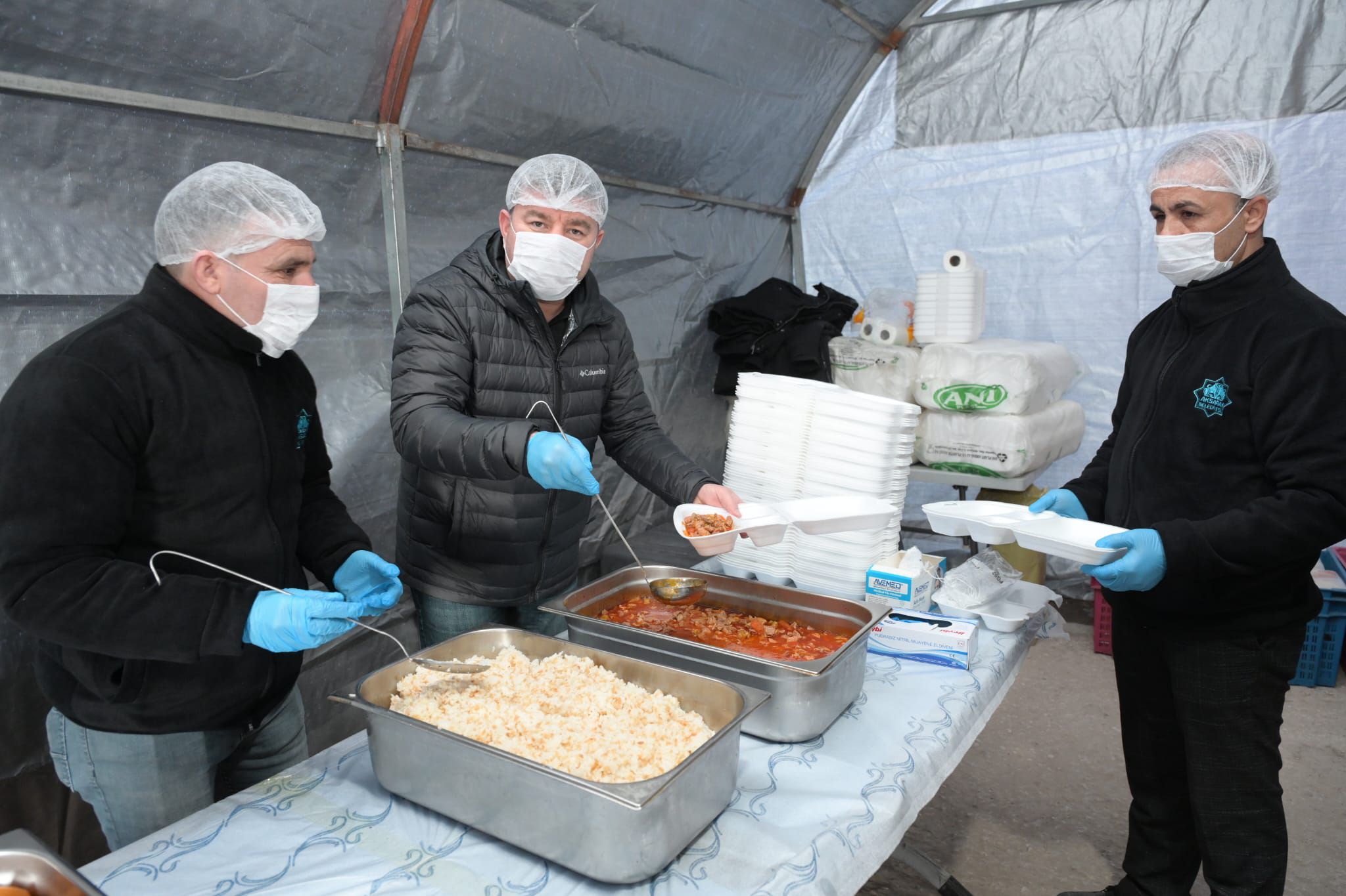 Aksaray Belediye Başkanı, iftar çadırında yemek servisi yaptı – Birlik Haber Ajansı