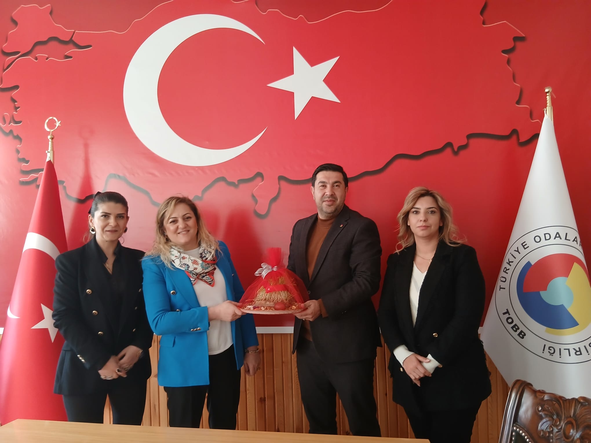 Kars Belediye Başkanı Prof.Dr. Ötüken Senger’in eşinden TSO’ya ziyaret – Birlik Haber Ajansı