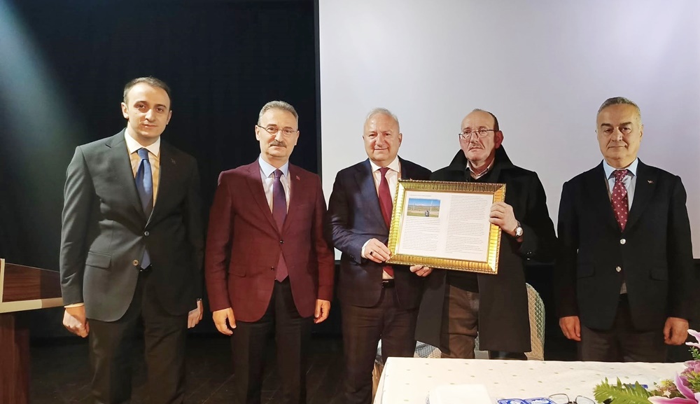 Özcan’dan Engin Komutanı duygulandıran hediye – Birlik Haber Ajansı