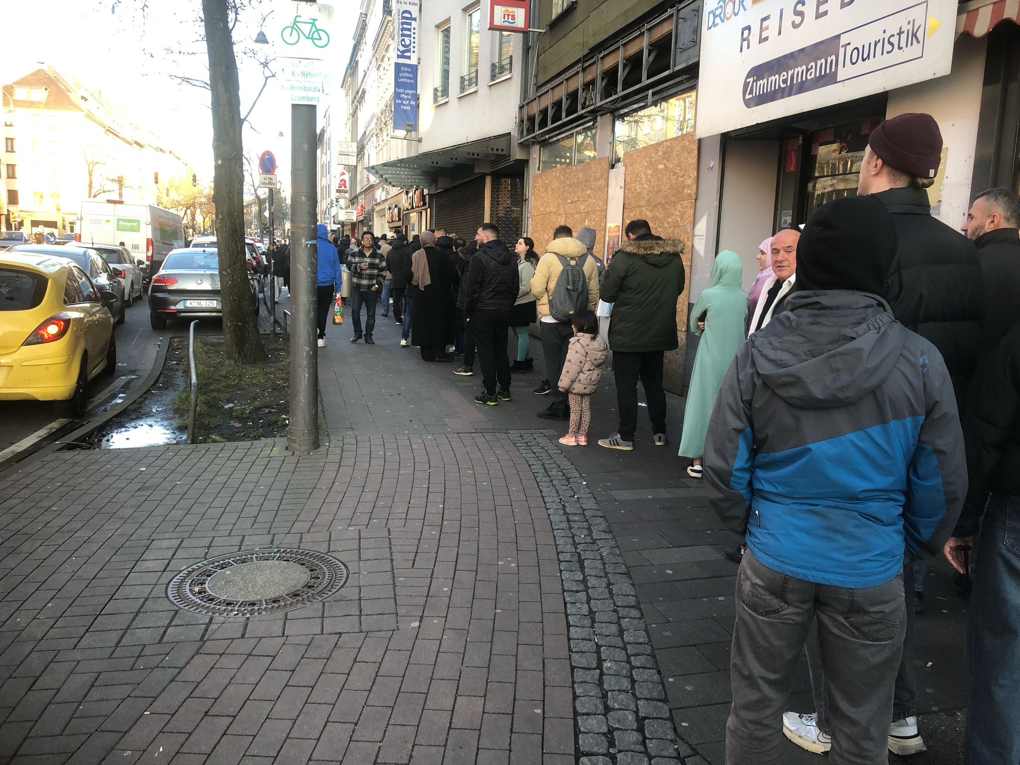 Köln’de Ramazan klasiği: Pide kuyrukları başladı – Birlik Haber Ajansı