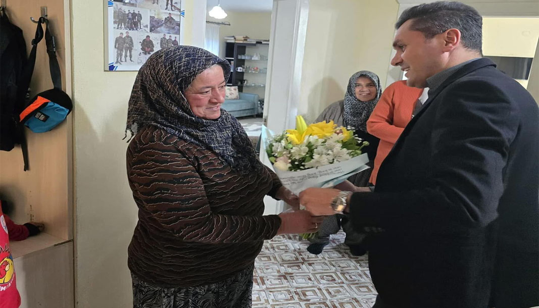 Kaş Kaymakamı, Kasaba Mahallesi’nde şehit ailesiyle iftarda buluştu – Birlik Haber Ajansı