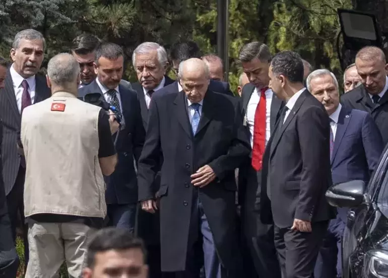 Bahçeli 66 gün sonunda mesaisine başladı: Türkeş’in kabrini ziyaret etti – Birlik Haber Ajansı