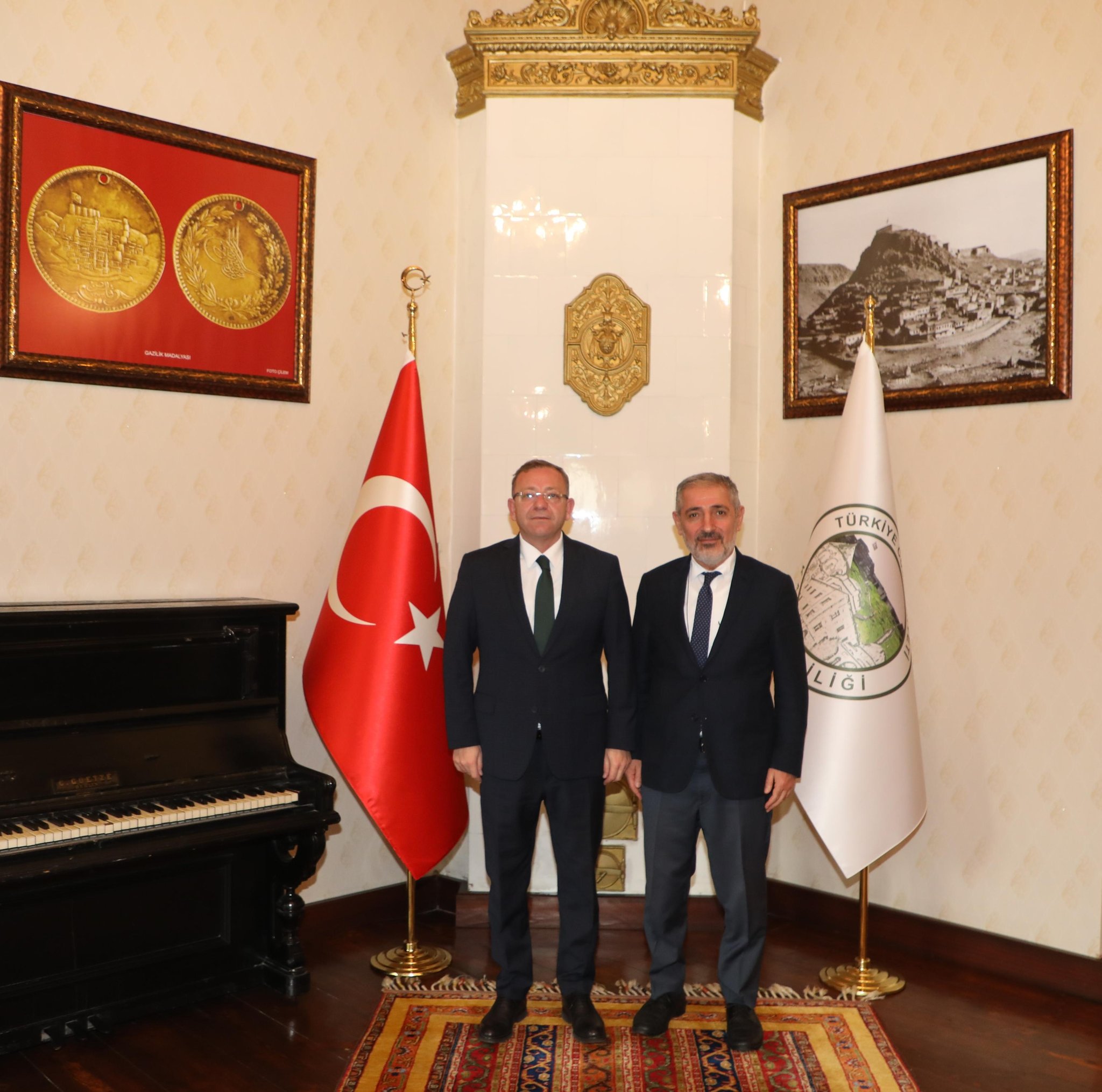 Rektör Mehmet Biber’den Vali Ziya Polat’a ziyaret – Birlik Haber Ajansı