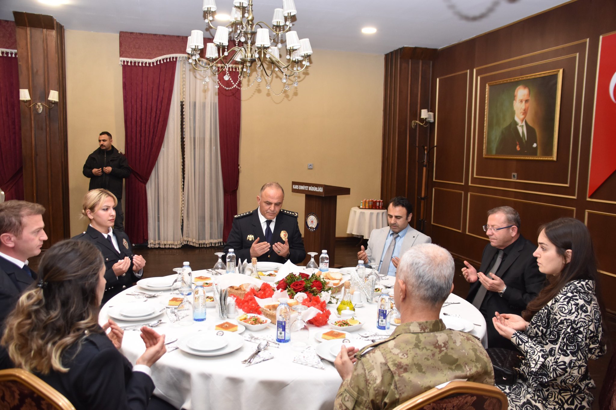 Kars’ta şehit ve gazi aileleri onuruna yemek verildi – Birlik Haber Ajansı