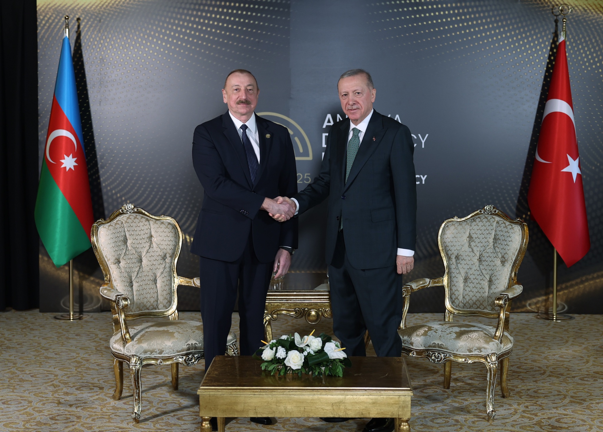 Cumhurbaşkanı Erdoğan ve Aliyev bir araya geldi