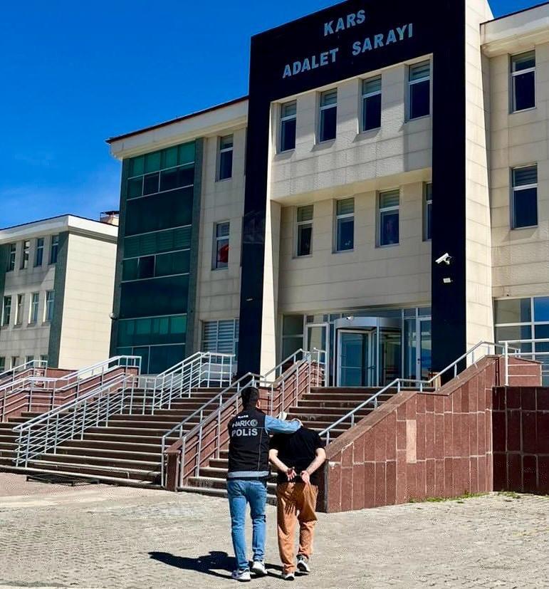 Kars’ta kesinleşmiş hapis cezası bulunan şahıs yakalandı – Birlik Haber Ajansı