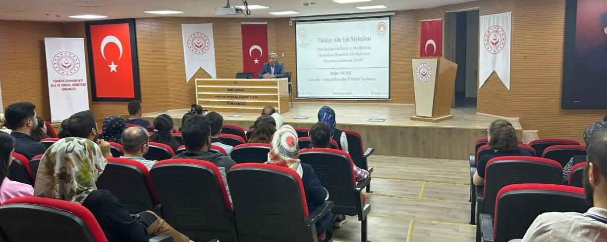 Kars’ta “Aile Yılı Söyleşileri” kapsamında aile bağlarının gücü konuşuldu – Birlik Haber Ajansı