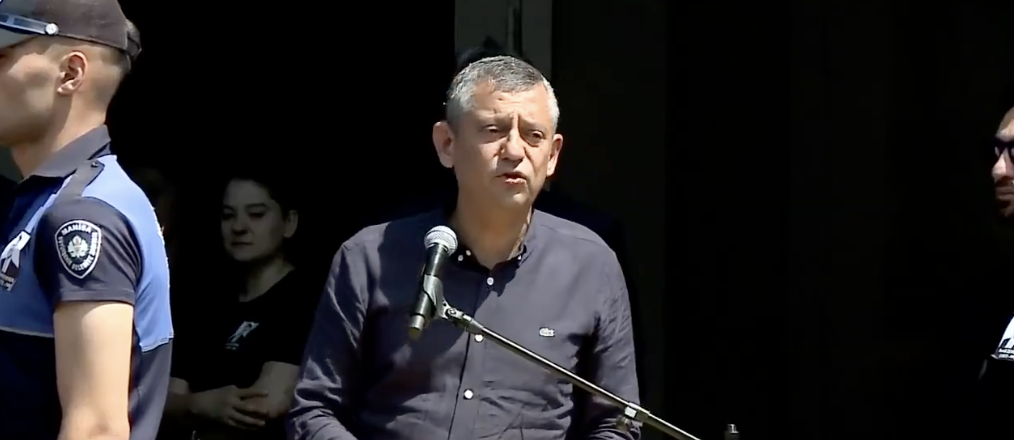 Ferdi Zeyrek’e veda: Özgür Özel gözyaşlarını tutamadı – Birlik Haber Ajansı