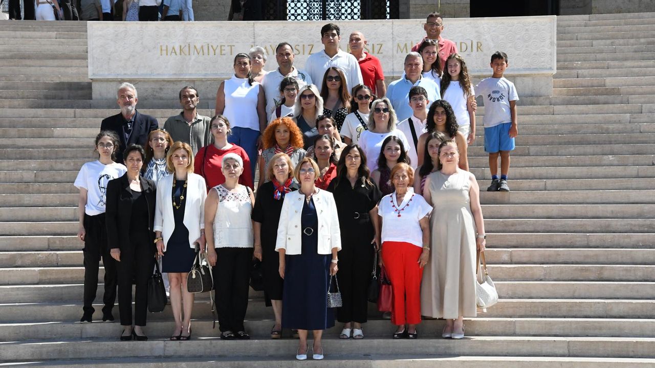 Amerika Türk Kadınlar Birliği’nden Anıtkabir’e anlamlı ziyaret – Birlik Haber Ajansı