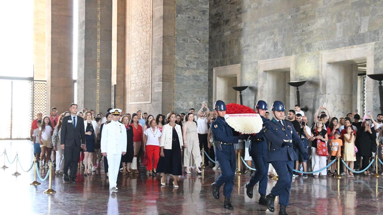 Amerika Türk Kadınlar Birliği’nden Anıtkabir’e anlamlı ziyaret – Birlik Haber Ajansı