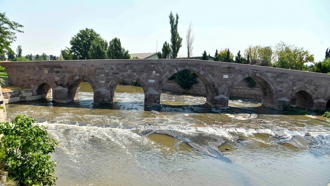 Tarihinde ilk kez taştı: Ankara Çayı alarm veriyor – Birlik Haber Ajansı