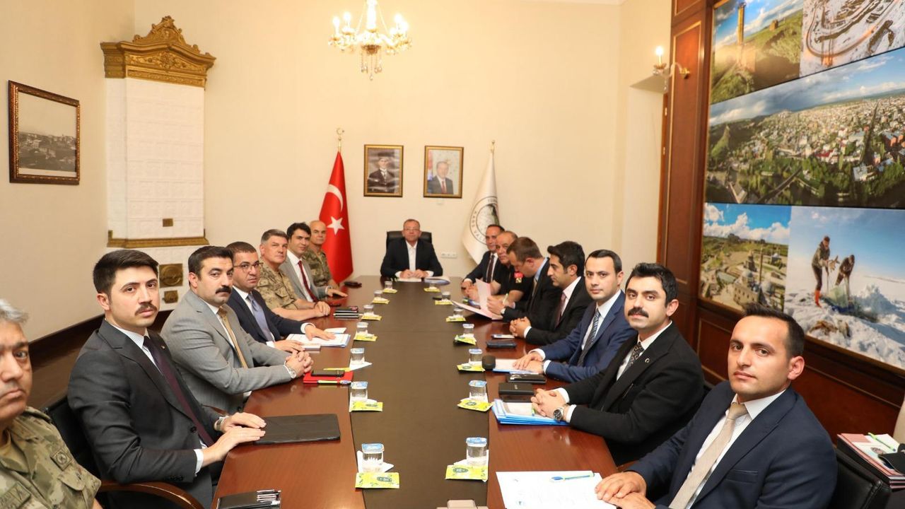 Kars’ta “İl Güvenlik ve Asayiş Koordinasyon Toplantısı” gerçekleştirildi – Birlik Haber Ajansı