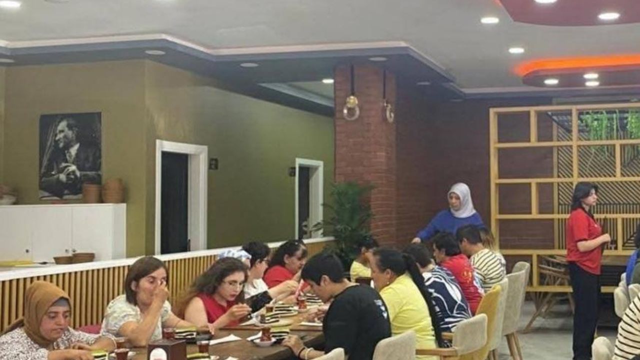 Kars Engelsiz Yaşam Merkezi’nde Dünya Çikolata Günü etkinliği düzenlendi – Birlik Haber Ajansı
