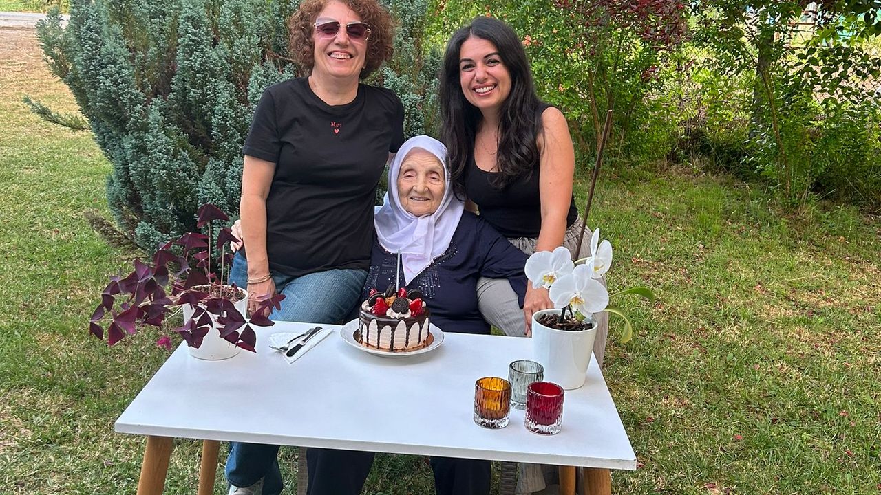 Torun Elif’ten anneanne’ye 93’üncü yaşgünü sürprizi – Birlik Haber Ajansı