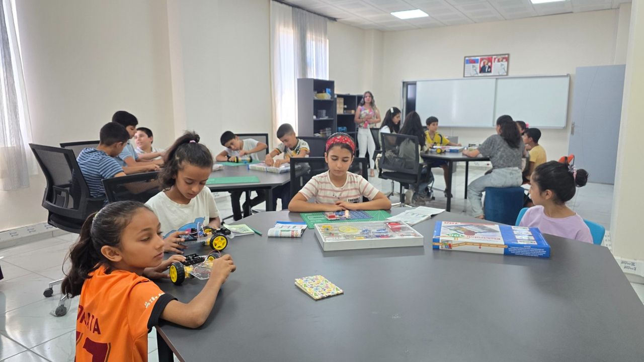 Eyyübiyeli çocuklar robotik kodlama öğreniyor – Birlik Haber Ajansı