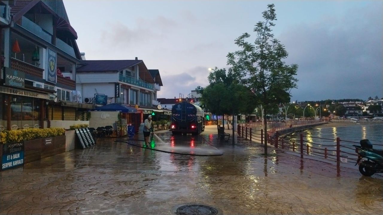 Kocaeli Büyükşehir’den dev temizlik harekâtı; Kandıra sahillerinde 992 ton çöp toplandı – Birlik Haber Ajansı