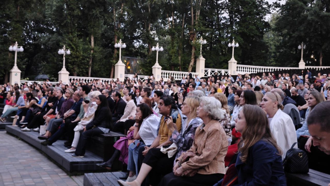 Kocaeli Şehir Tiyatroları, Dünya sahnesinde – Birlik Haber Ajansı