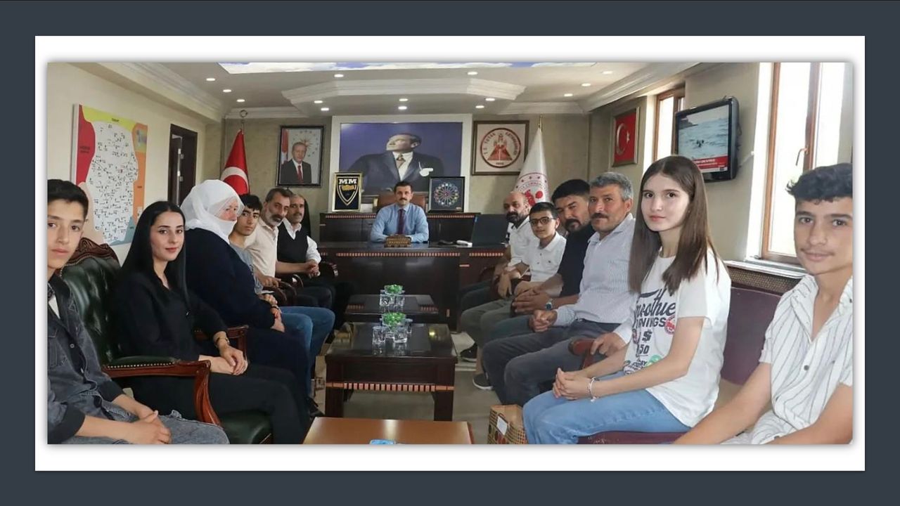 Başarılı öğrenciler, Tutak Kaymakamı Coşkun’u ziyaret etti – Birlik Haber Ajansı