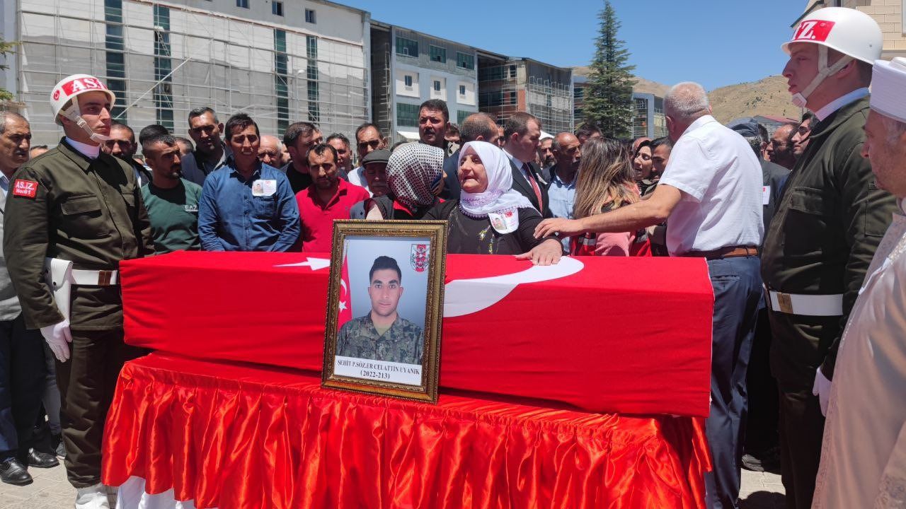 Şehit Celattin Uyanık, Bitlis’te son yolculuğuna uğurlandı – Birlik Haber Ajansı