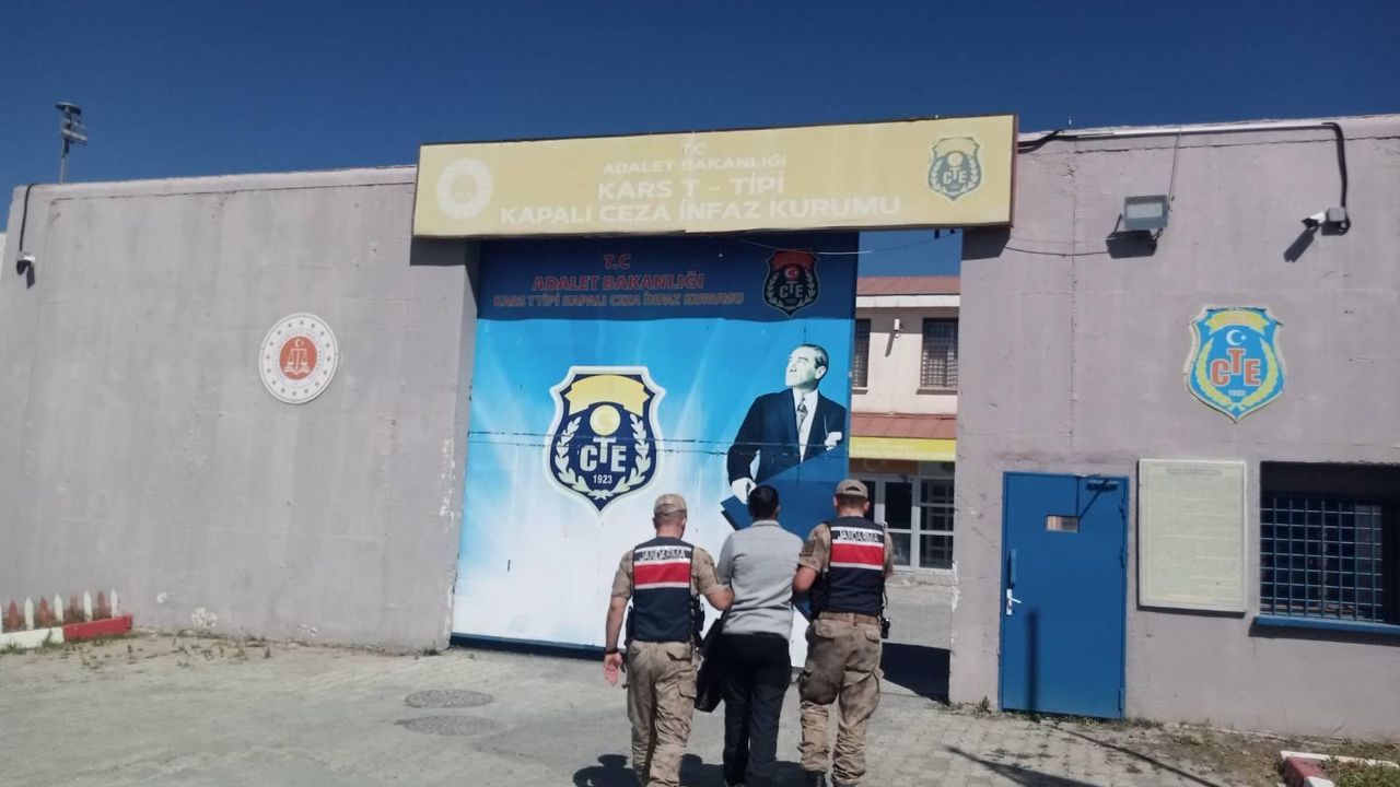 Kars'ta aranan firari jandarmanın operasyonuyla yakalandı