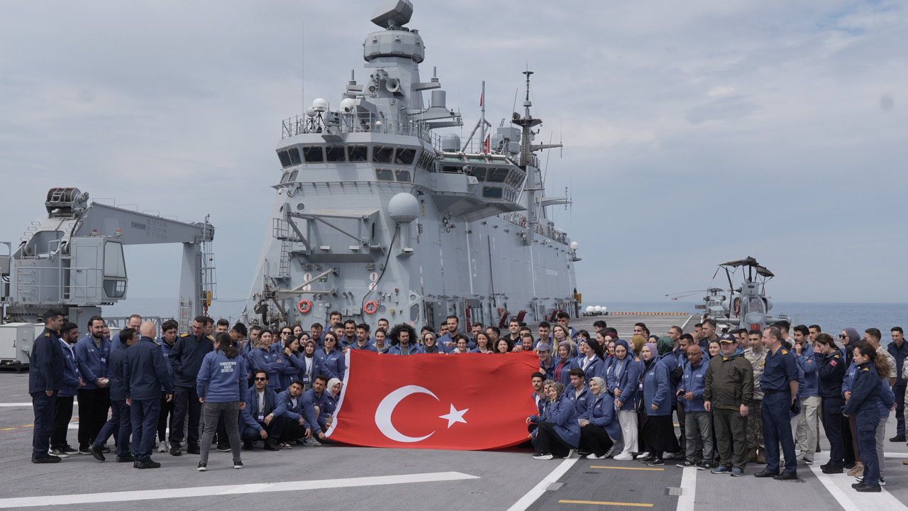 TCG Anadolu “Zafer Yolculuğu”na çıktı: Milli mücadele ruhu yaşatılacak – Birlik Haber Ajansı