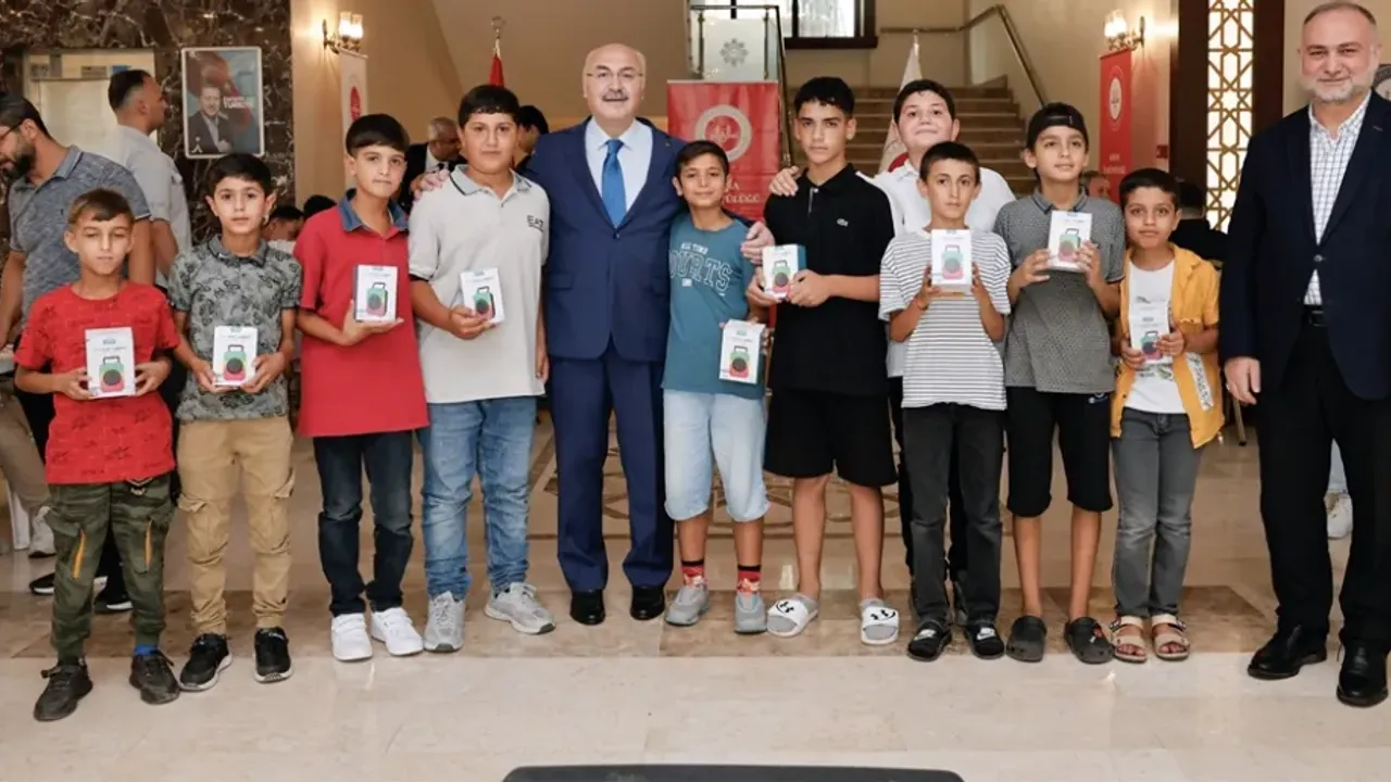 Vali Köşger, Kur’an kursu öğrencileriyle bir araya geldi – Birlik Haber Ajansı