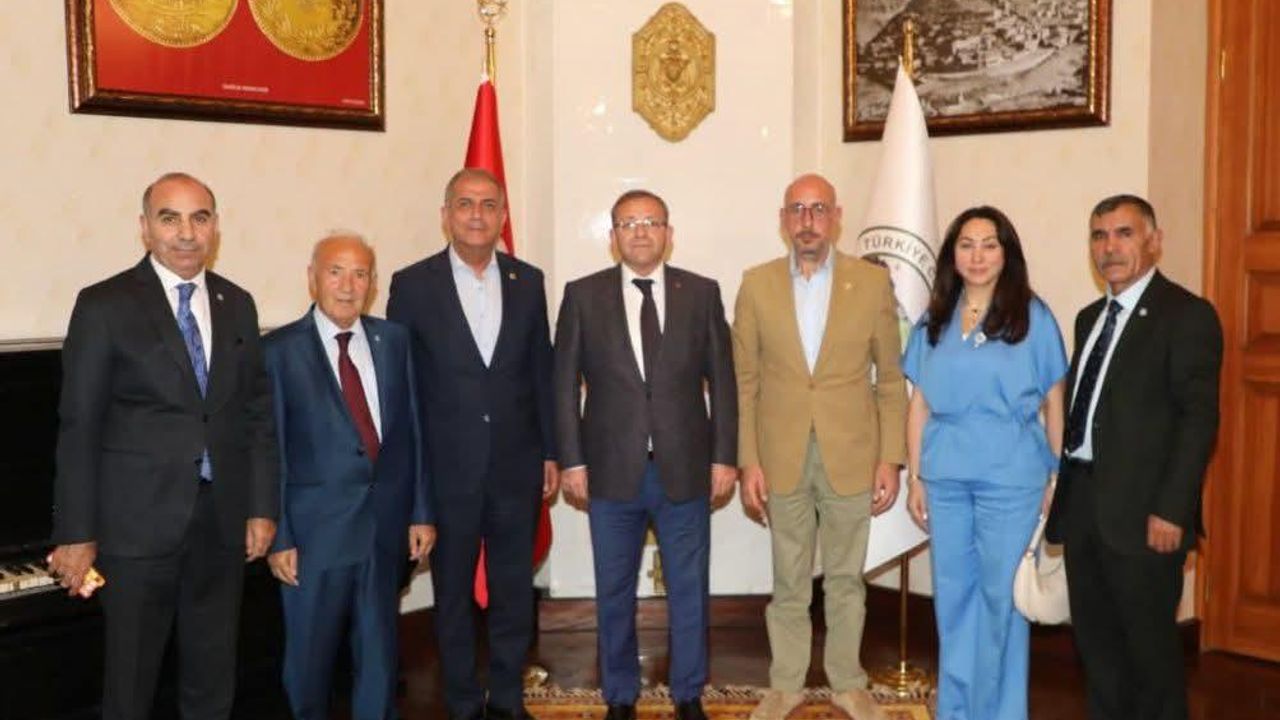 İYİ Parti Heyeti Kars Valisi Ziya Polat’ı ziyaret etti – Birlik Haber Ajansı