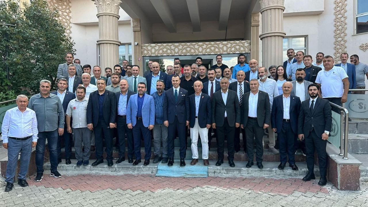 AK Parti MKYK Üyesi ve İstanbul Milletvekili Seyithan İzsiz, Kars’ta STK ve İş İnsanlarıyla Buluştu – Birlik Haber Ajansı