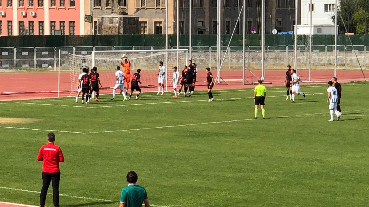 Kars 36 Spor Hazırlık Maçında Murgul Belediye Spor’a 3-1 mağlup oldu – Birlik Haber Ajansı