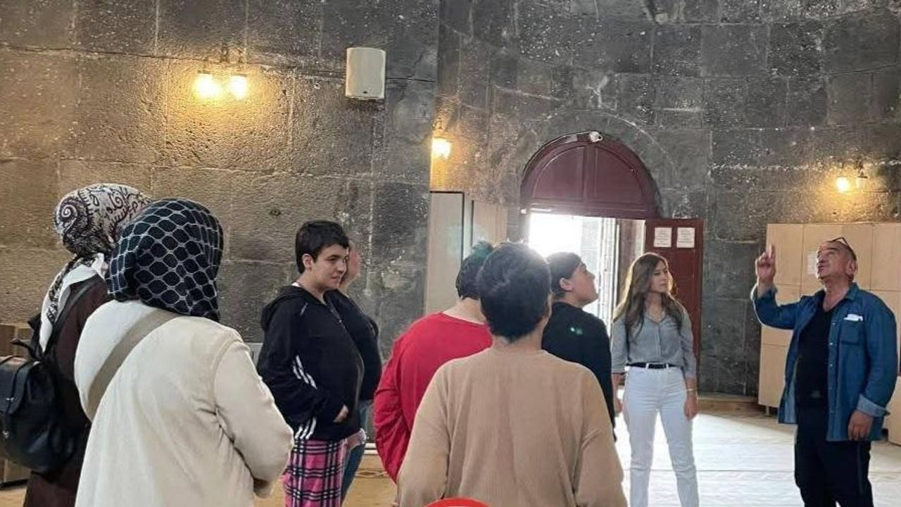 Kars Gündüz Engelli Bakım Merkezi’nden Mevlid Kandili etkinliği – Birlik Haber Ajansı