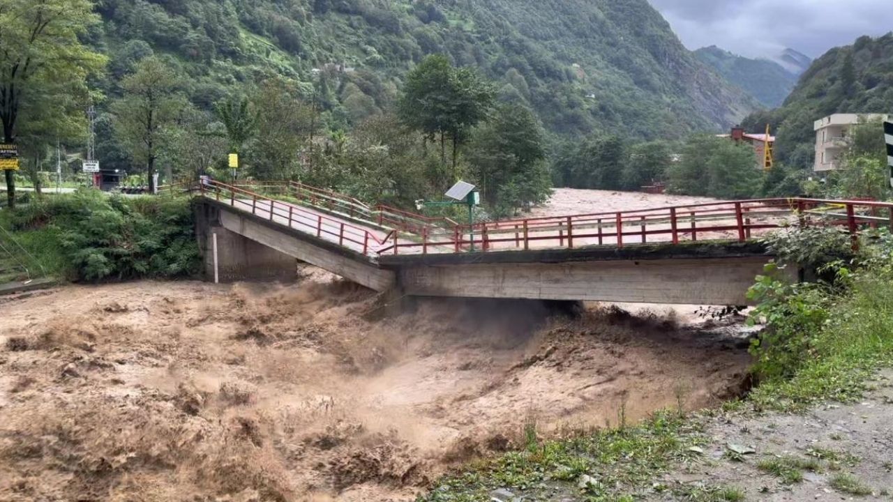 Rize’de sağanak yağış sel ve heyelana yol açtı – Birlik Haber Ajansı