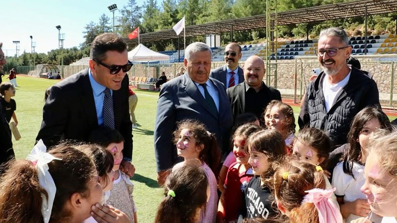 Kaş’ta dünya kız çocukları günü kutlandı – Birlik Haber Ajansı