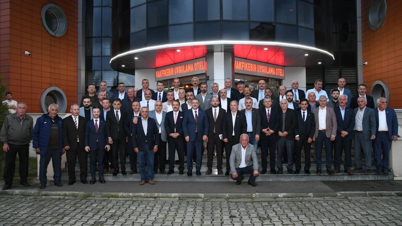 Trabzon Büyükşehir Belediye Başkanı Genç, mahalle muhtarıyla buluştu – Birlik Haber Ajansı