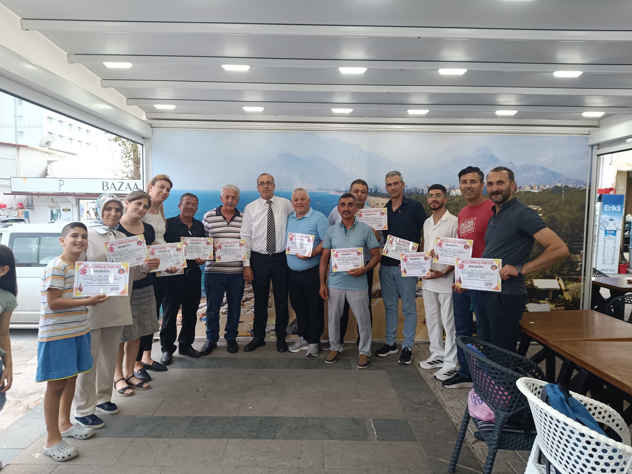 Milli Diriliş Partisi Genel Başkanı Ahmet Gümüş, Antalya’da Yönetim Kurulu Üyelerine Mazbatalarını Takdim Etti